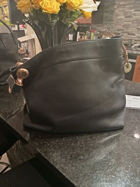 I'mTom Ford Black Leather Shoulder Bag with Gold Hardware